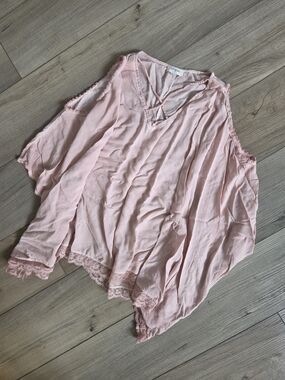 Umgee Soft Pink Lace Cold-Shoulder Blouse